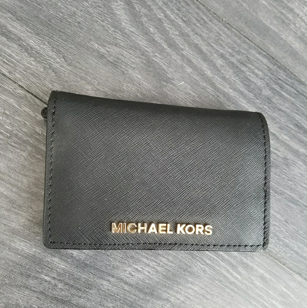🔴SOLD🔴 Michael Kors Saffiano Leather Wallet